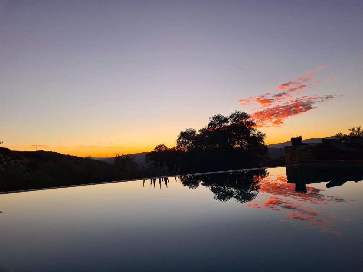 Cortijo La Haza Bed & Breakfast Iznajar Luaran gambar