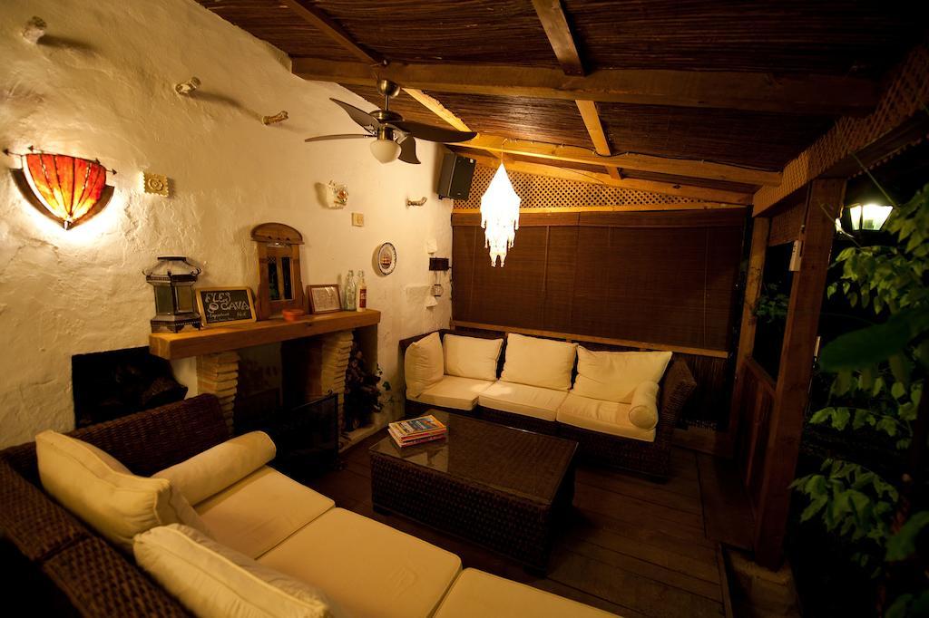 Cortijo La Haza Bed & Breakfast Iznajar Luaran gambar