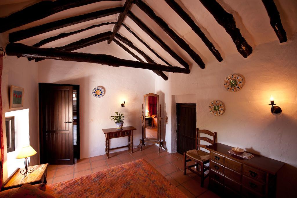 Cortijo La Haza Bed & Breakfast Iznajar Bilik gambar