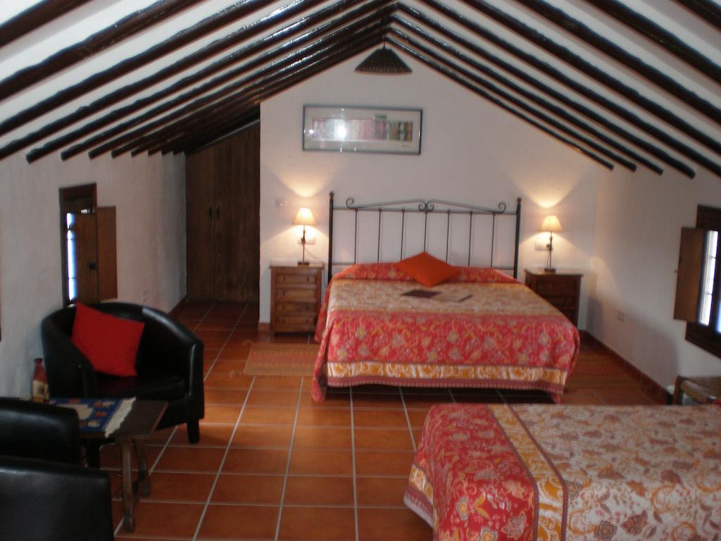 Cortijo La Haza Bed & Breakfast Iznajar Bilik gambar